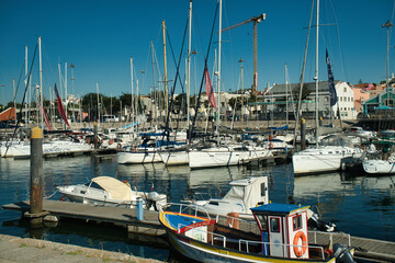 Portugal, oficialmente la Rep&uacute;blica Portuguesa, es un Estado de Europa Meridional, fundado en 1143, que ocupa una superficie total de 92.212 km2. La parte continental est&aacute; situada en el extremo suroes