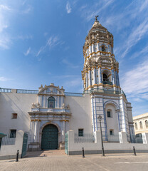 Fachada del convento de Santo Domingo en Lima Perú