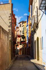 Fototapeta premium Rue du centre ancien de Castelló d’Empúries en Espagne