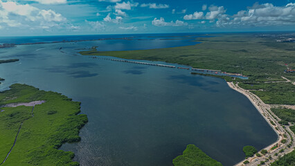 Aerial View of Nichupt&eacute; Lagoon and Cancun Hotel Zone from Malec&oacute;n Tajamar