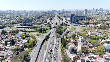 Fototapeta premium Autopista, panamericana y av general paz, trafico urbano, buenos aires, argentina