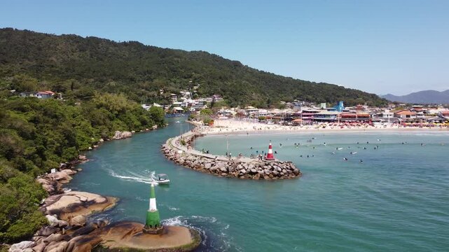 Barra da Lagoa Canal in Florianopolis, an incredible landscape, Lagoa da Concei&ccedil;&atilde;o is connected to the ocean through this canal.