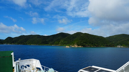 加計呂麻島へ向かう船から見た海