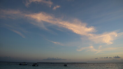 Obraz premium beautiful clear clouds in the sky, daytime photo.