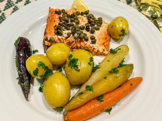 Oven-Baked Salmon, Potatoes, and Veggies
