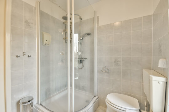 Modern Corner Shower Unit in a Clean Bathroom