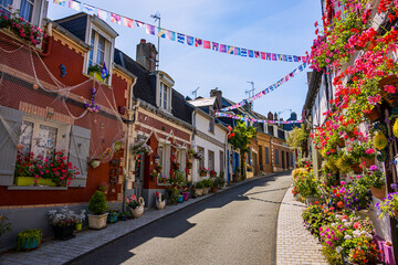Fototapeta premium La rue des pêcheurs à Saint-Valery-sur-Somme