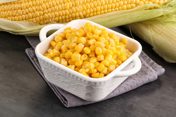 Canned sweet young corn grain