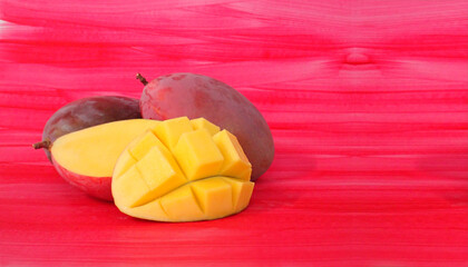Mangues entières et découpées