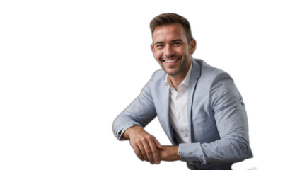 幸せそうな笑顔を浮かべる不動産業界のCEOが透明な背景に示す、自信の象徴。生成AI