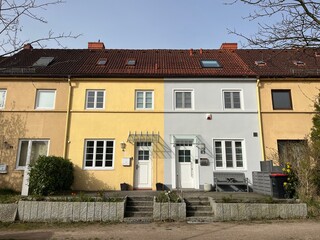 Farbige Reihenhäuser der 20er Jahre