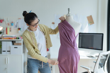 fashion designer woman Happy to design clothes.