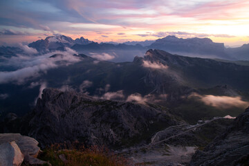 Naklejka premium Dolomite stuning sunset from the Lagazuoi refuge