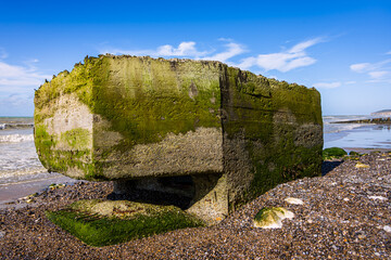 Le bunker renversé de Saint-Aubin-sur-Mer
