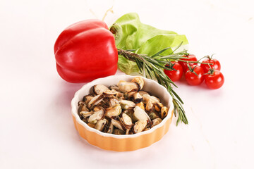 Marinated mussels in the bowl