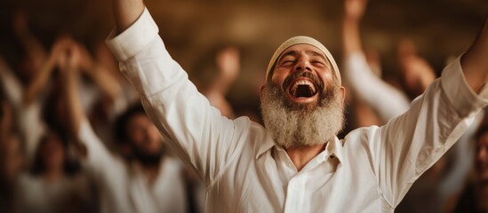 Obraz premium Rabbi holding the Torah during Simchat Torah celebrations, with people dancing joyfully around the scrolls joyful conclusion to the High Holidays 
