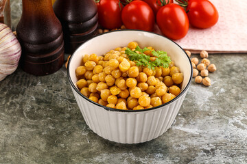 Canned chickpea in the bowl