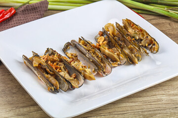 Steamed razor mollusk with lemongrass