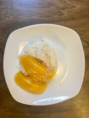 mango with sticky rice