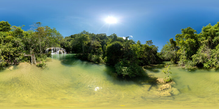 Imagem panor&acirc;mica em 360 graus da Cachoeira da Gruta, localizada no Rio Mimoso, em Bonito, MS