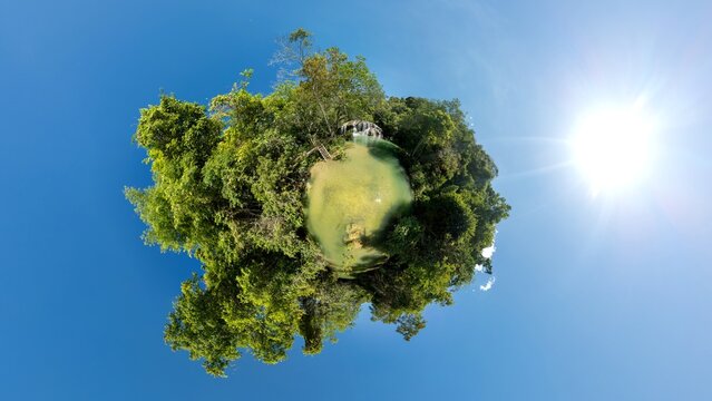 Pequeno Planeta da Cachoeira da Gruta, localizada no Rio Mimoso, em Bonito, MS