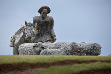 Shepherd Monument in Punta Arenas, Chile: A Tribute to the Patagonian Livestock Heritage Monumento al Ovejero en Punta Arenas, Chile: Un Tributo al Patrimonio Ganadero de la Patagonia