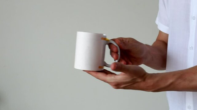 prepara&ccedil;&atilde;o de caneca para sublima&ccedil;&atilde;o 