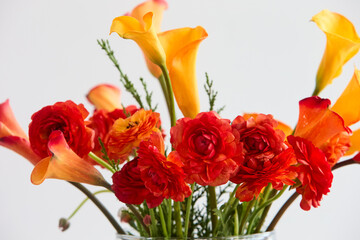 This beautiful bouquet is the perfect way to brighten up any space. Fresh blooms, soft hues, and a little bit of sunshine—home feels complete.