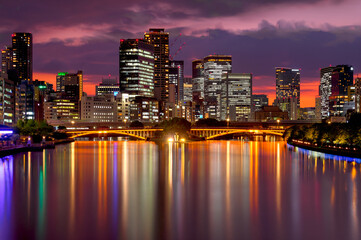 天満橋から見る中の島の夜景