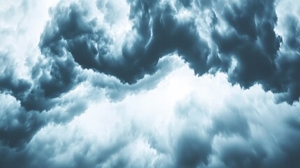Naklejka premium Dark and Dramatic Cloudy Sky with Atmospheric Mood