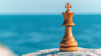 Obraz premium Driftwood chess piece topped with a queen's crown