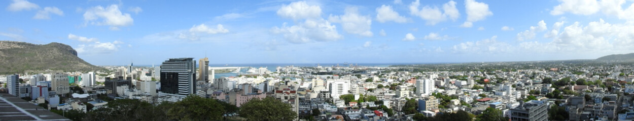 Naklejka premium Panorama von Port Louis auf Mauritius von Fort Adelaide aus