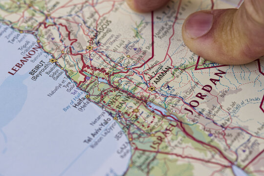 Lebanon is in focus on the map, while Israel is blurred, symbolizing the conflict between the two countries.