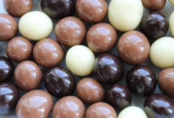 Chicolate candy mix, chocolate covered drops