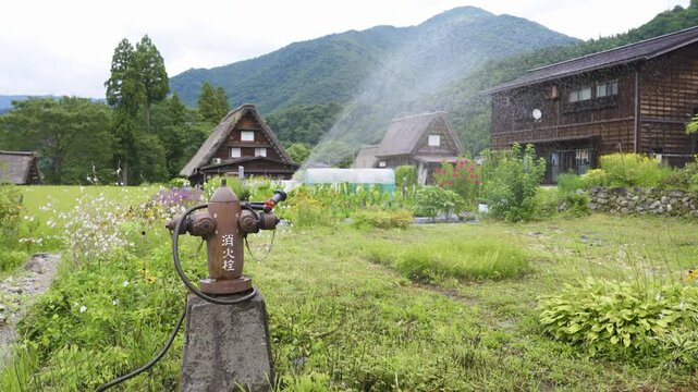 白川郷の放水の風景動画