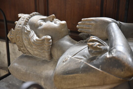 Gisant &agrave; la cath&eacute;drale &agrave; Rouen en Normandie. France