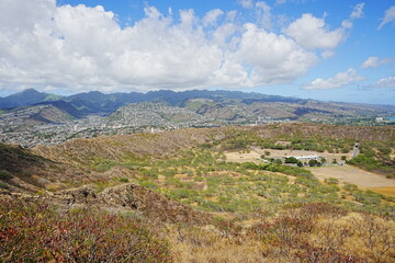 Fototapeta premium View of Diamond Head Volcanic Crater in Hawaii, USA - アメリカ ダイヤモンドヘッドの風景