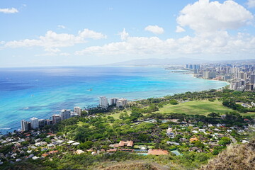 View of Honolulu Hawaii from the Summit of Diamond Head Crater in USA - アメリカ ダイヤモンドヘッド頂上からのホノルル ビーチの風景