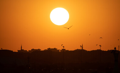 Obraz premium istanbul, sunset, sea, water, city, night, sun,turkey