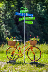 Znak rowerowy z rowerem w Jastrzębiku. © Jacek