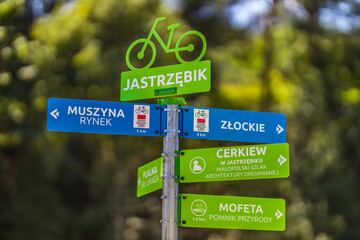 Drogowskaz rowerowy w Jastrzębiku. © Jacek