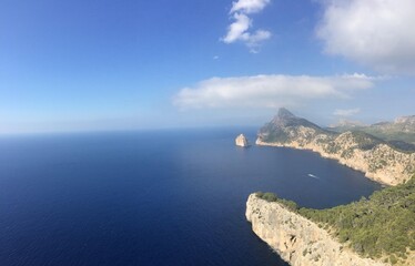 Obraz premium sea and mountains