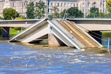 Eingestürzte Carolabrücke in Dresden