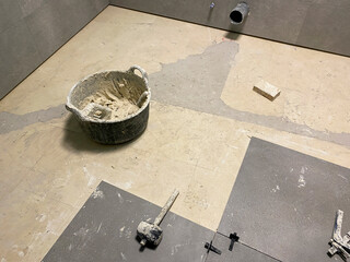 solado alicatado instalación de suelo de cerámica