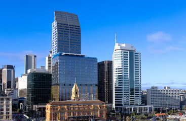 Fototapeta premium Scenic panoramic views of Auckland skyline and financial downtown city center.