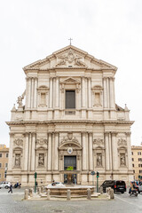 Obraz premium Rome, Italy - April 11, 2024: Rome, Italy - April 11, 2024: Rooftops and houses of the city of Rome, Italy