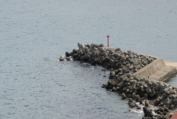 海岸線の波打消しブロック、テトラポット