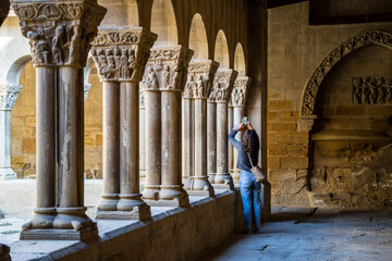 cloister of San Pedro el viejo with semicircular arches supported by double paired columns, San...