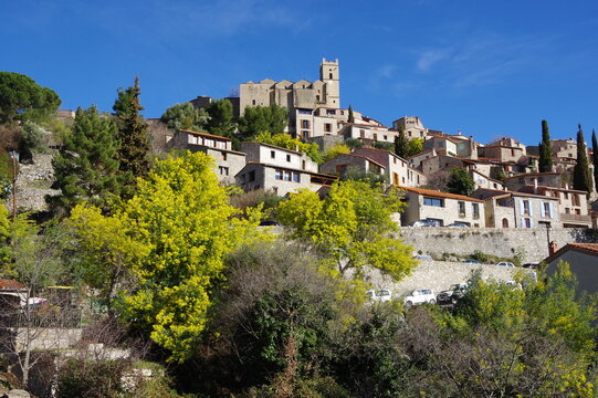 village m&eacute;di&eacute;val de Eus dans les Pyr&eacute;n&eacute;es Orientales, sud de france