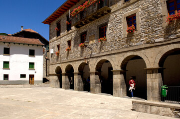 Obraz premium square of Isaba, Roncal Valley, Navarra, Spain
